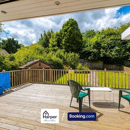 Spacious Detached Bungalow By Harperletting Short Lets & Serviced Accommodation Buckely With Pool Table & Driveway Buckley Bagian luar foto