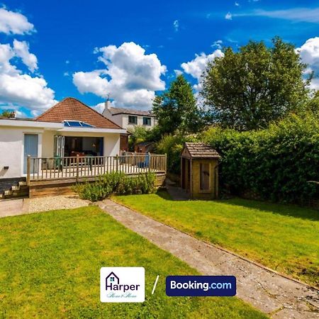 Spacious Detached Bungalow By Harperletting Short Lets & Serviced Accommodation Buckely With Pool Table & Driveway Buckley Bagian luar foto