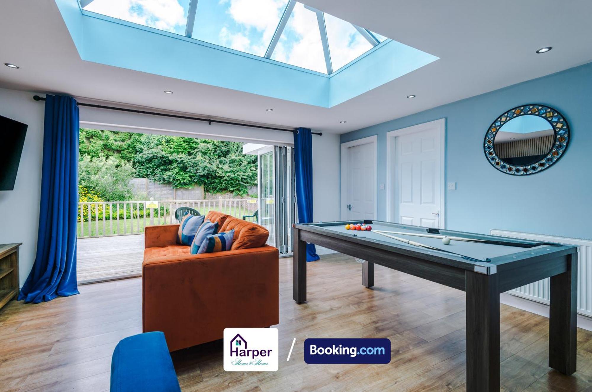 Spacious Detached Bungalow By Harperletting Short Lets & Serviced Accommodation Buckely With Pool Table & Driveway Buckley Bagian luar foto