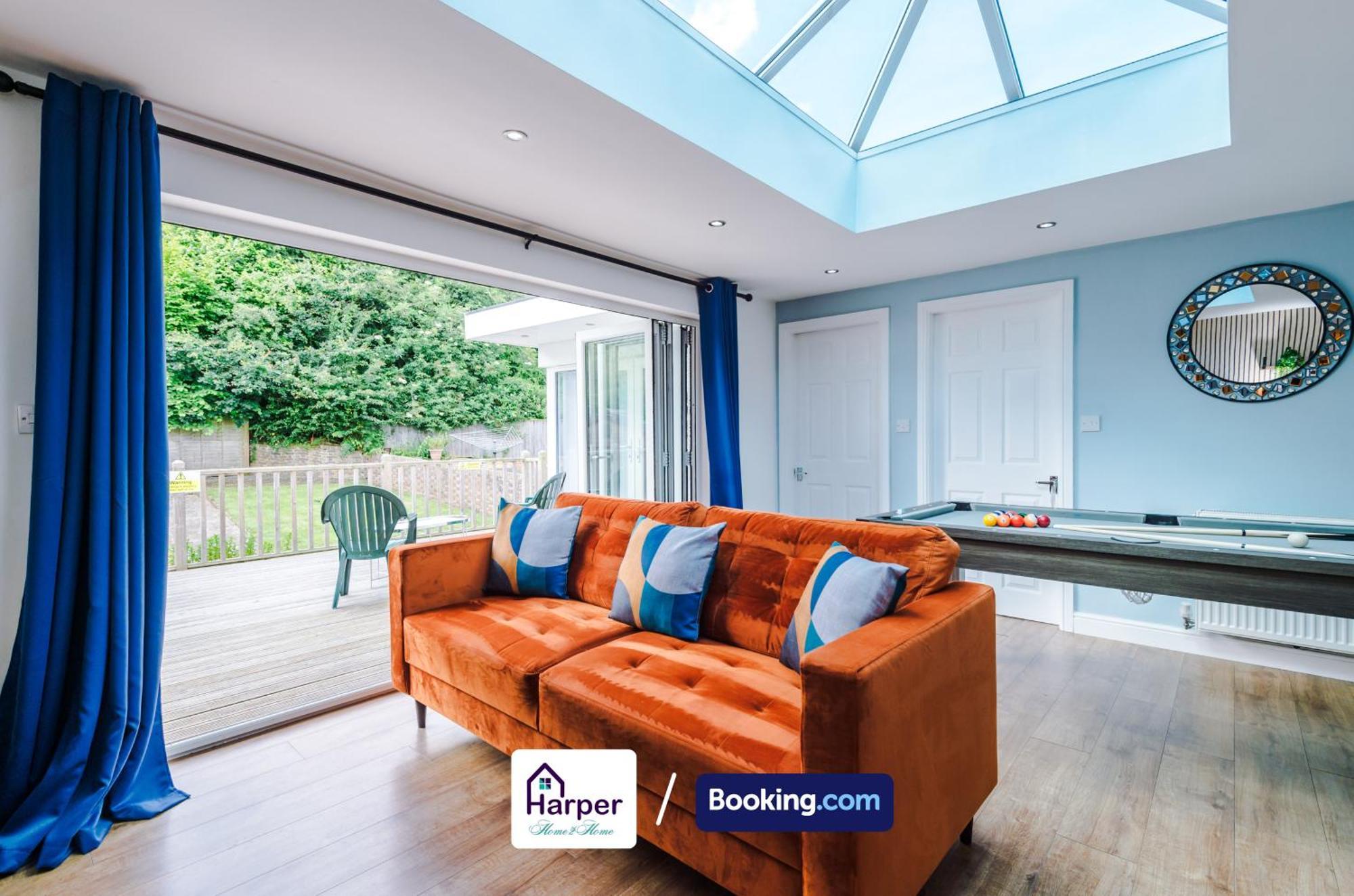 Spacious Detached Bungalow By Harperletting Short Lets & Serviced Accommodation Buckely With Pool Table & Driveway Buckley Bagian luar foto