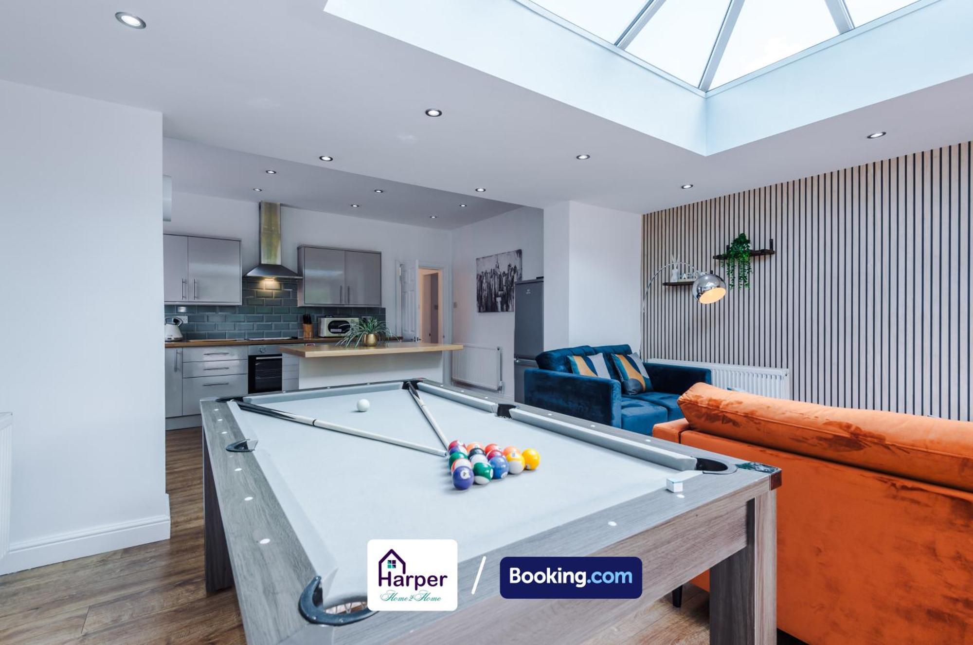Spacious Detached Bungalow By Harperletting Short Lets & Serviced Accommodation Buckely With Pool Table & Driveway Buckley Bagian luar foto