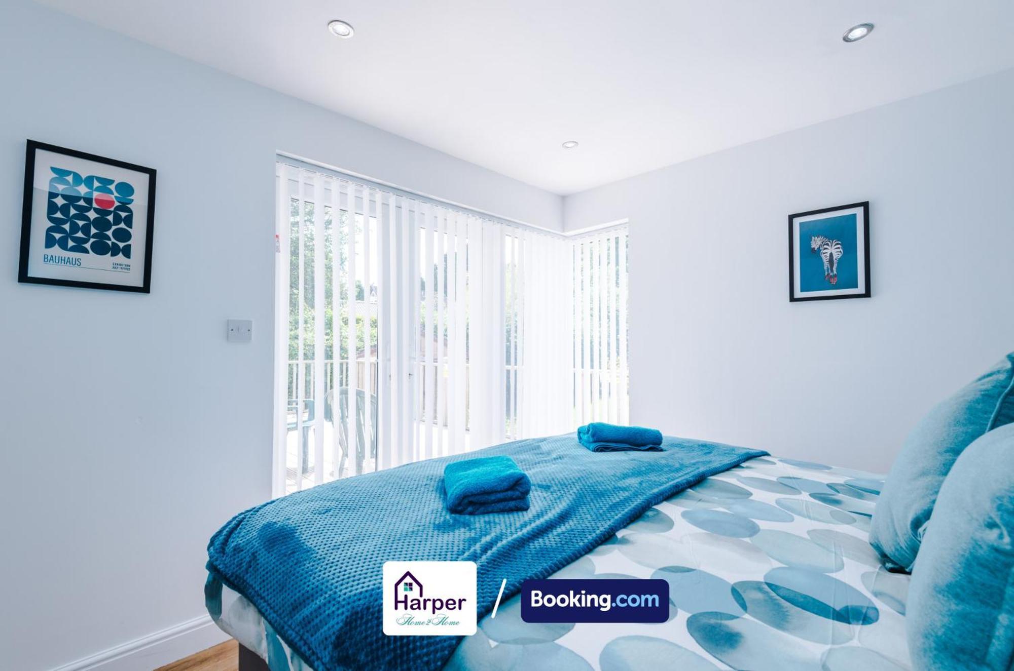 Spacious Detached Bungalow By Harperletting Short Lets & Serviced Accommodation Buckely With Pool Table & Driveway Buckley Bagian luar foto