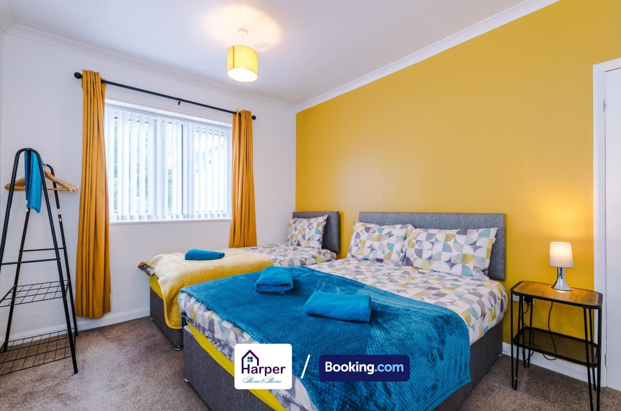 Spacious Detached Bungalow By Harperletting Short Lets & Serviced Accommodation Buckely With Pool Table & Driveway Buckley Bagian luar foto