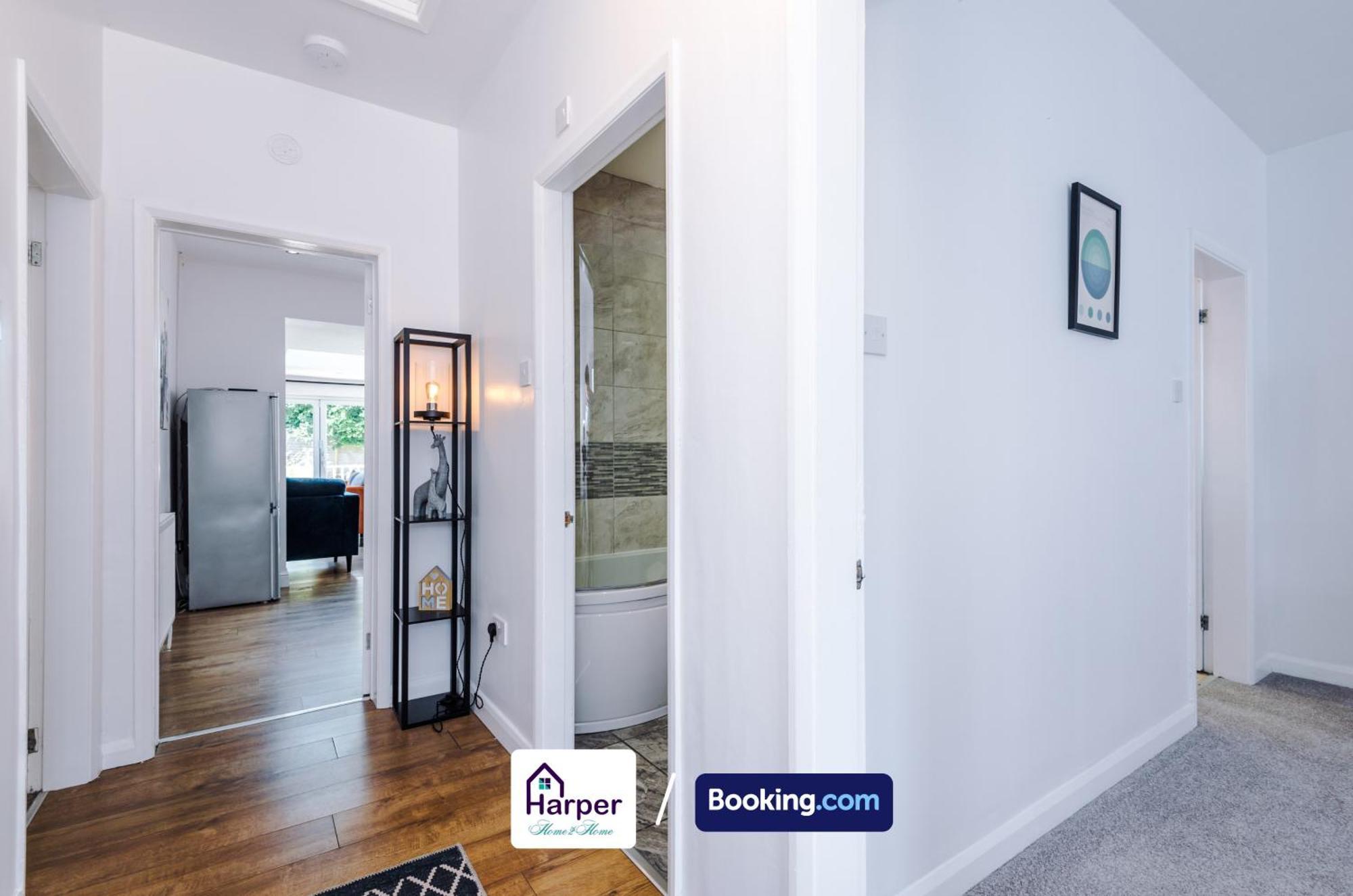 Spacious Detached Bungalow By Harperletting Short Lets & Serviced Accommodation Buckely With Pool Table & Driveway Buckley Bagian luar foto